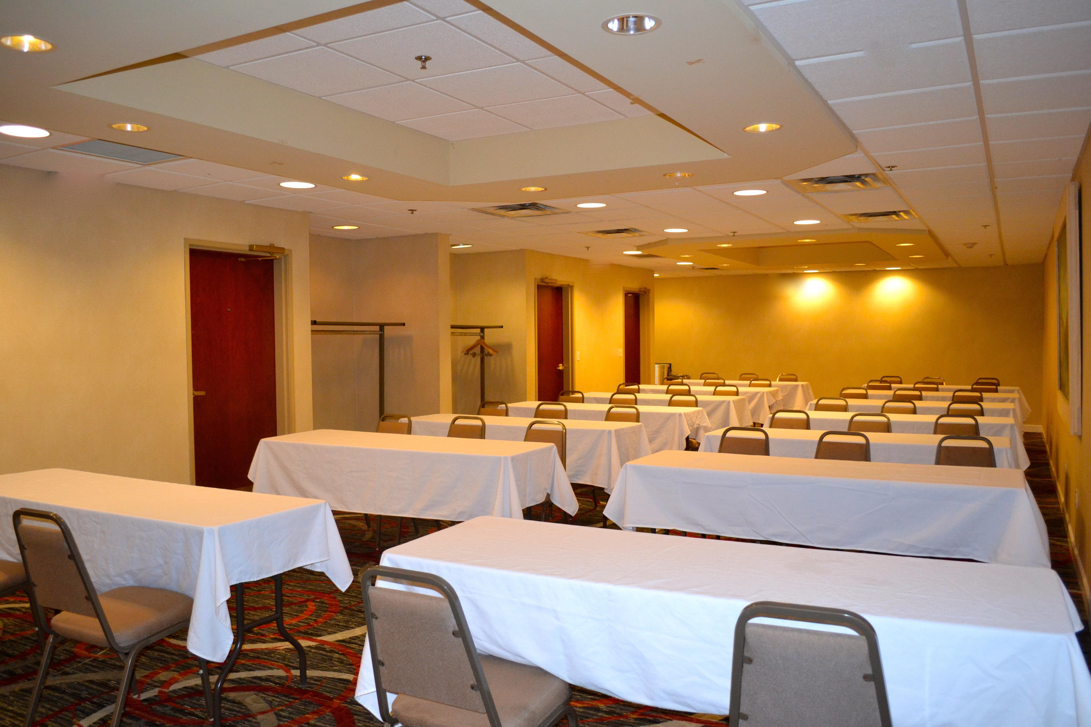 Holiday Inn Express Hotel & Suites Waterford By Ihg Zewnętrze zdjęcie
